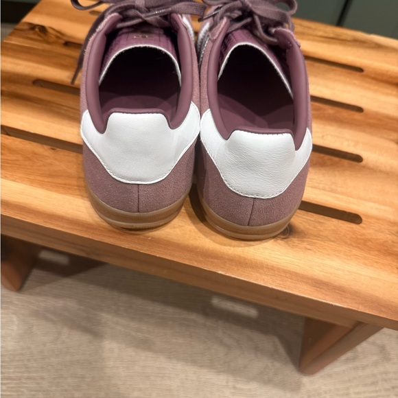 Adidas Women's Gazelle indoor Sneakers - fig, white, gum - women’s size 7 - Picture 4 of 7